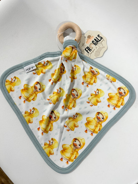 PITTER PATTER | Lovie with Wooden Ring